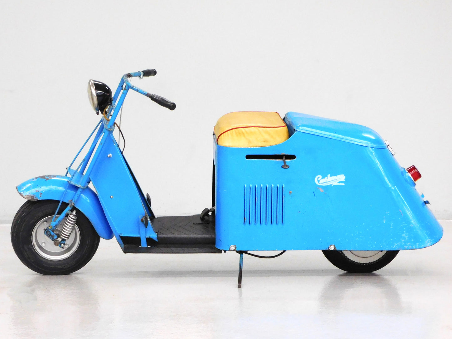STK 10391 1955 Cushman Road King