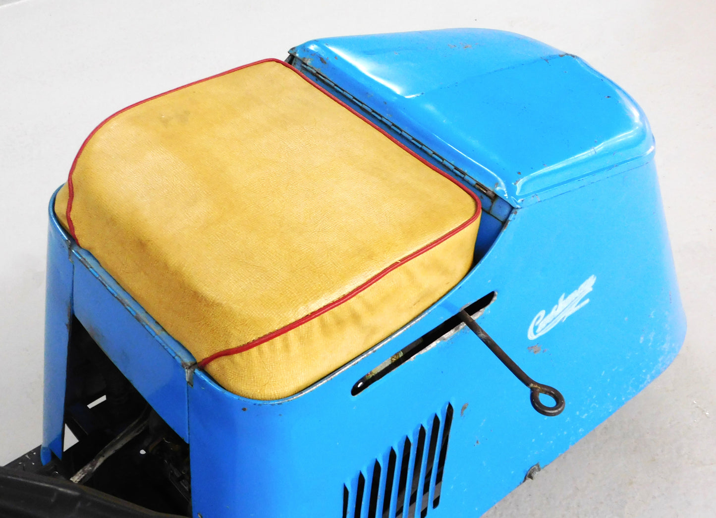 STK 10391 1955 Cushman Road King