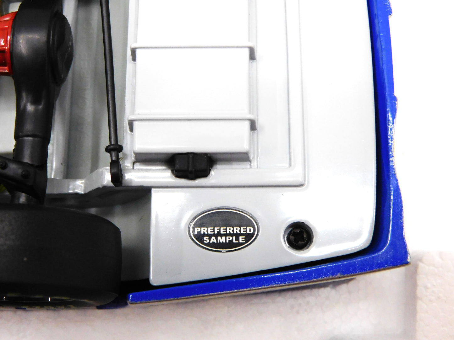 STK 10310  2002 Autographed Jimmie Johnson Rookie Sample 1:24 Diecast