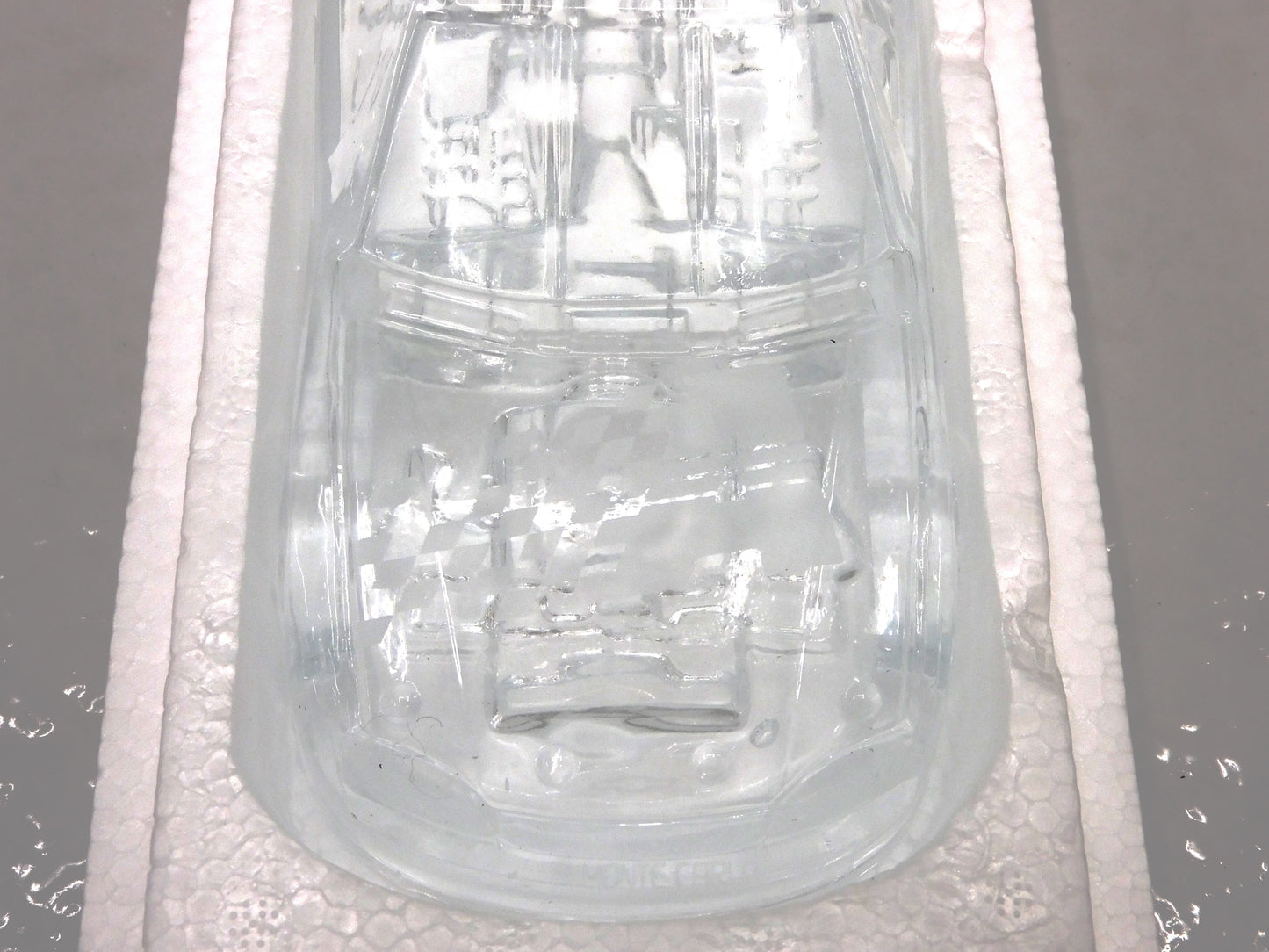 STK 10313  1998 Action Christmas Crystal Car