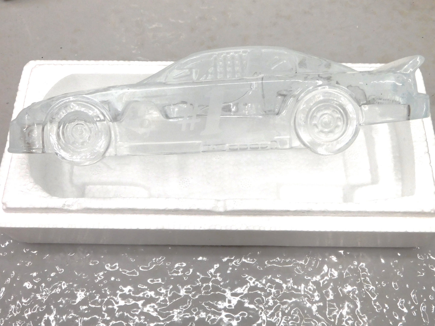 STK 10313  1998 Action Christmas Crystal Car