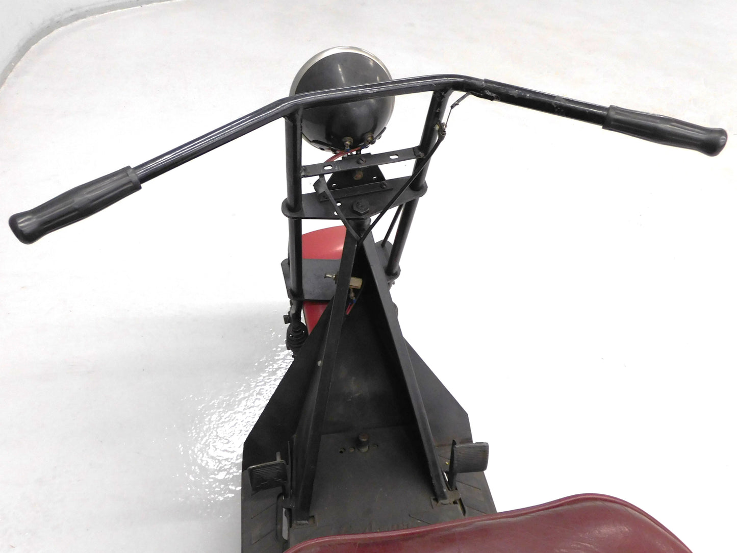 STK 10445  1952 Cushman Road King