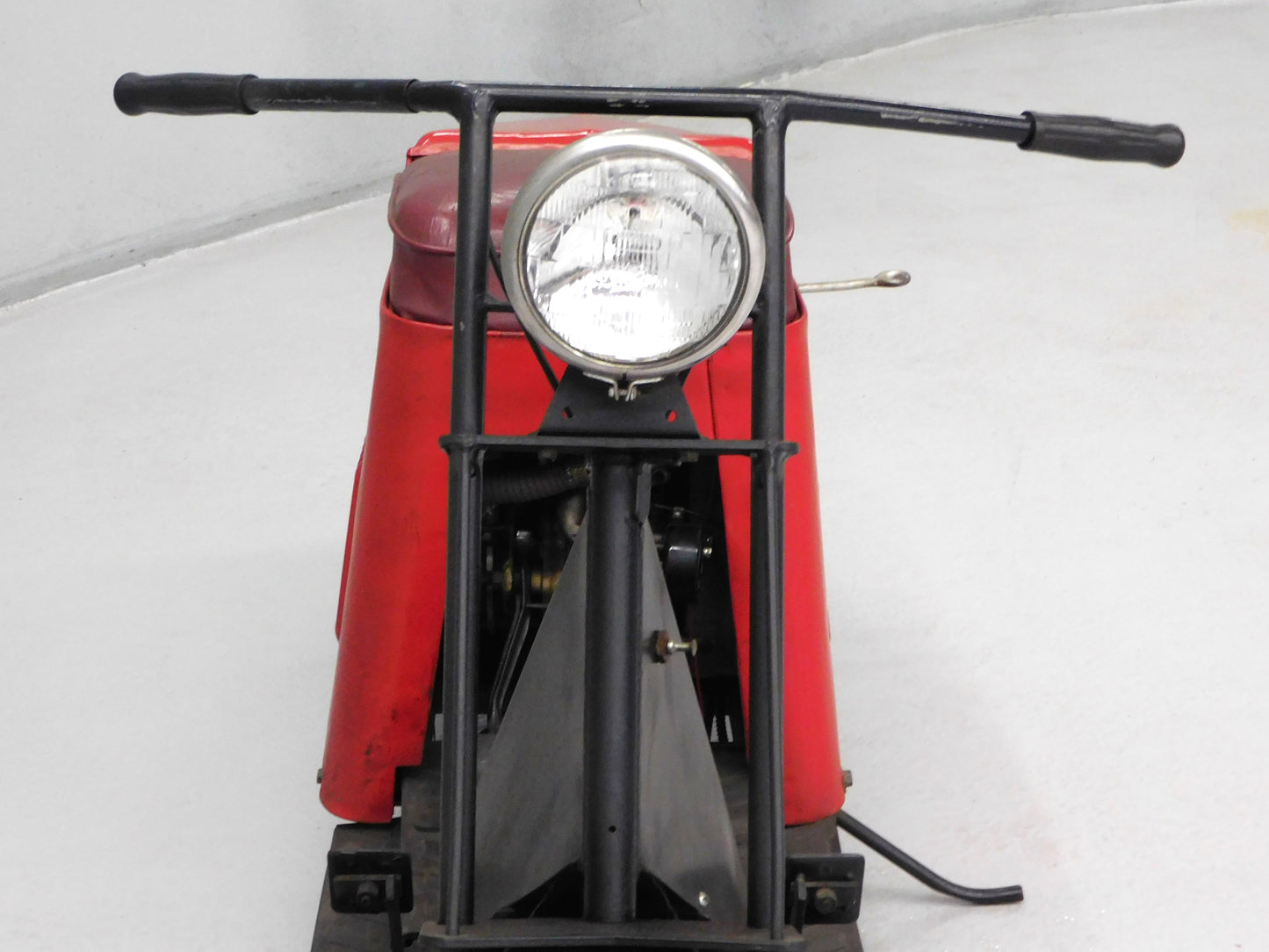 STK 10445  1952 Cushman Road King