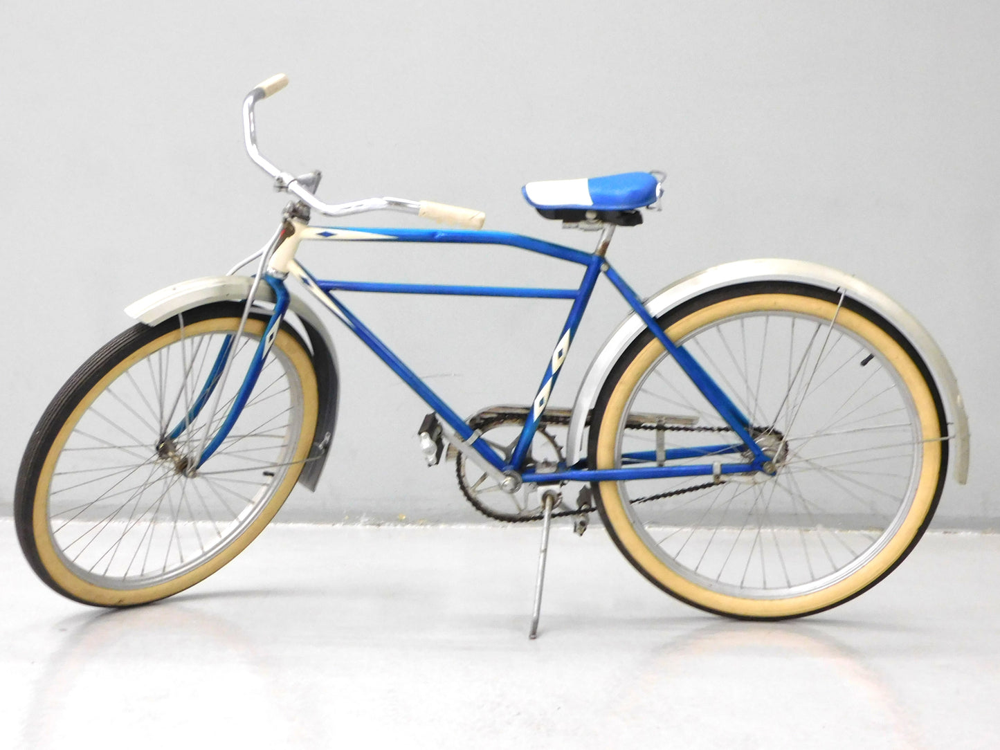 STK 10426  1930s Iver Johnson Bicycle