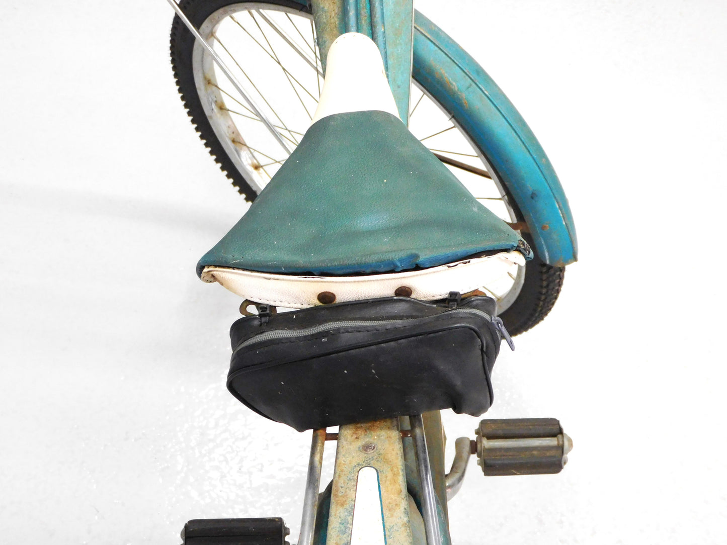 STK 10486 1960 Columbia Thunderbolt