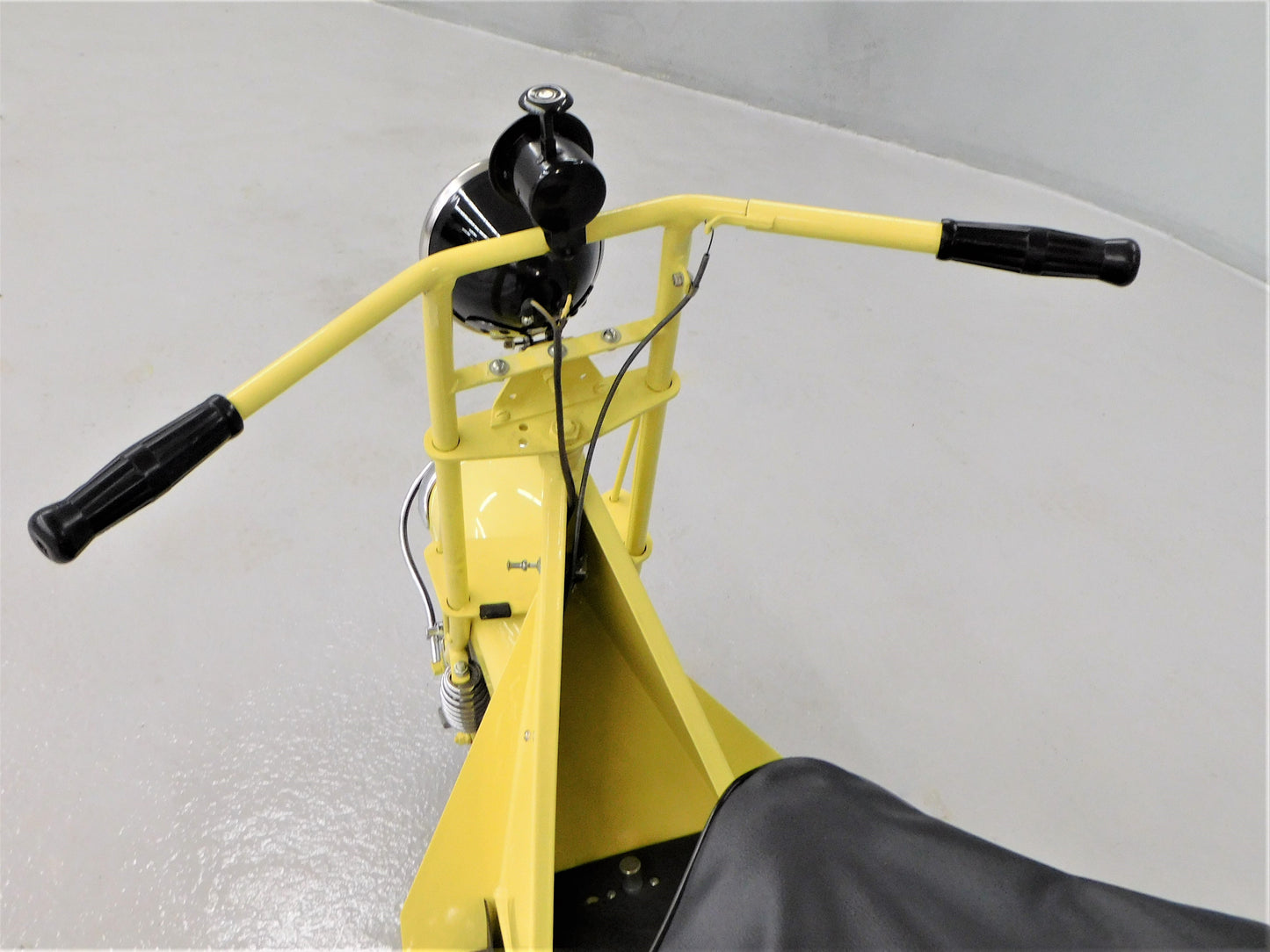 STK 10259  1952 Cushman 60 Series Super Model 64A