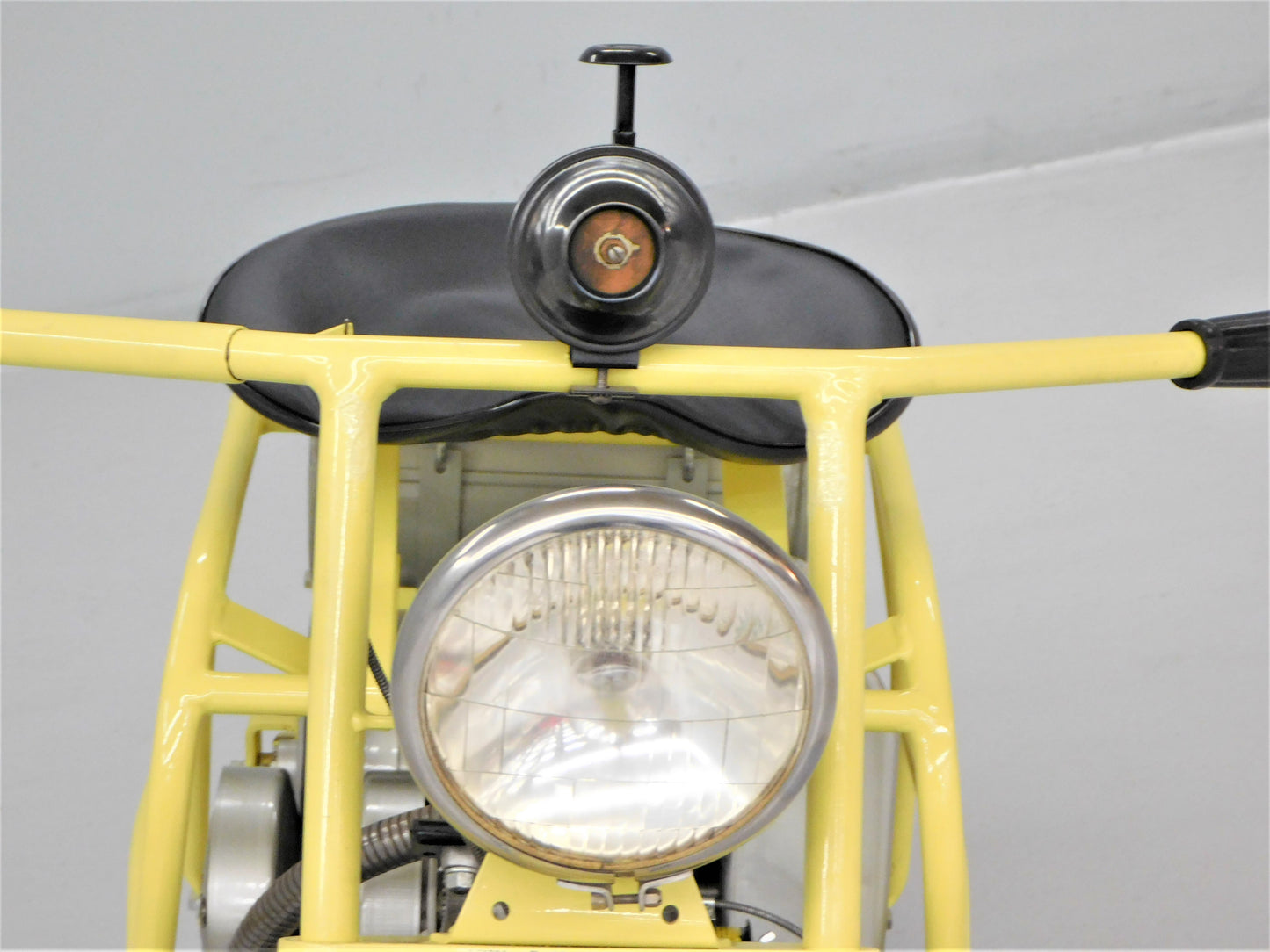 STK 10259  1952 Cushman 60 Series Super Model 64A