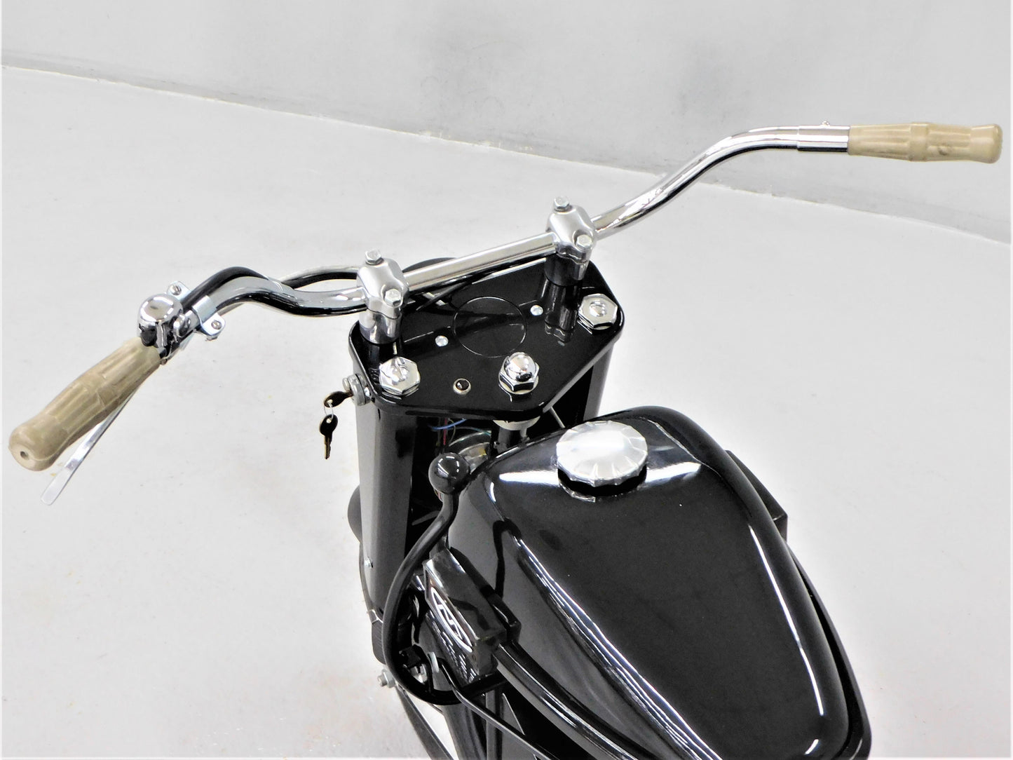1961 Cushman Super Silver Eagle