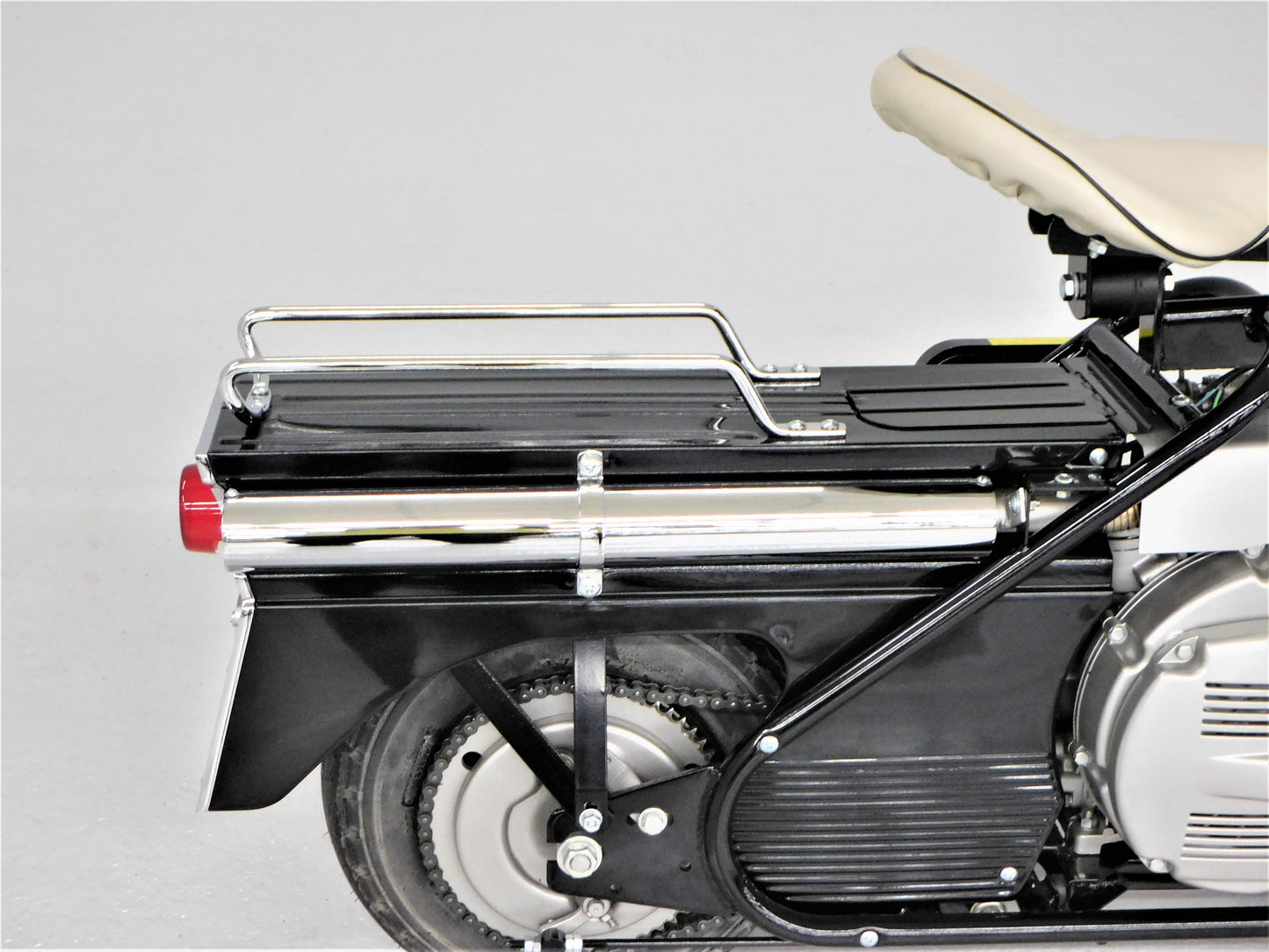 1961 Cushman Super Silver Eagle