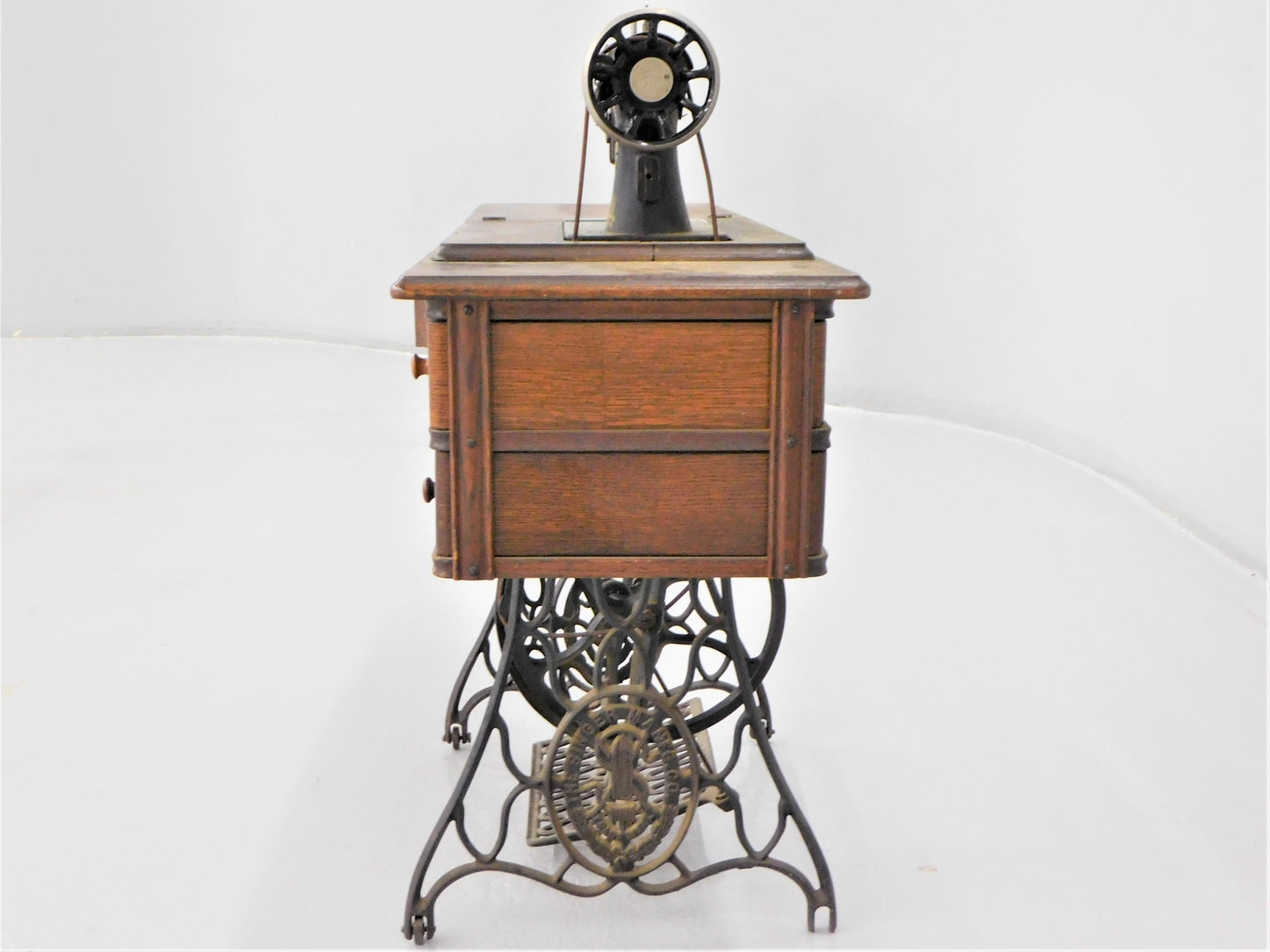 1920 Singer Sewing Machine