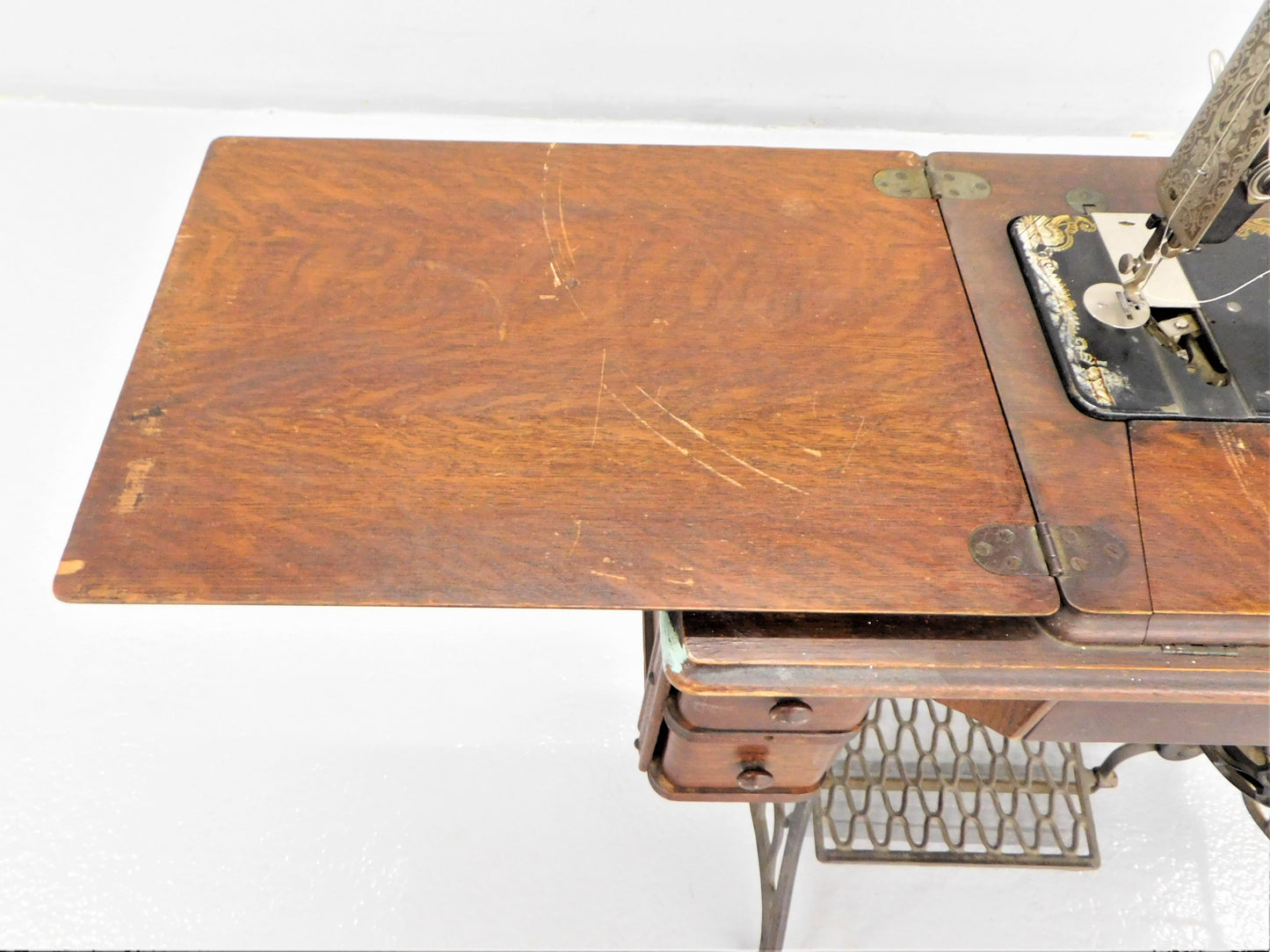 1920 Singer Sewing Machine