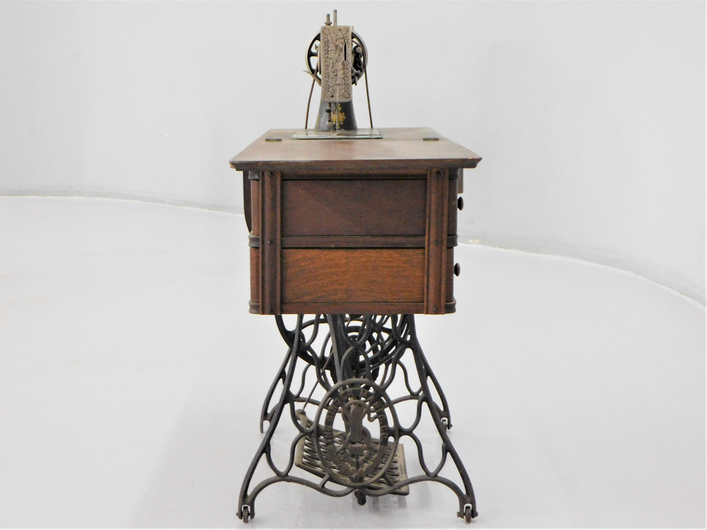 1920 Singer Sewing Machine