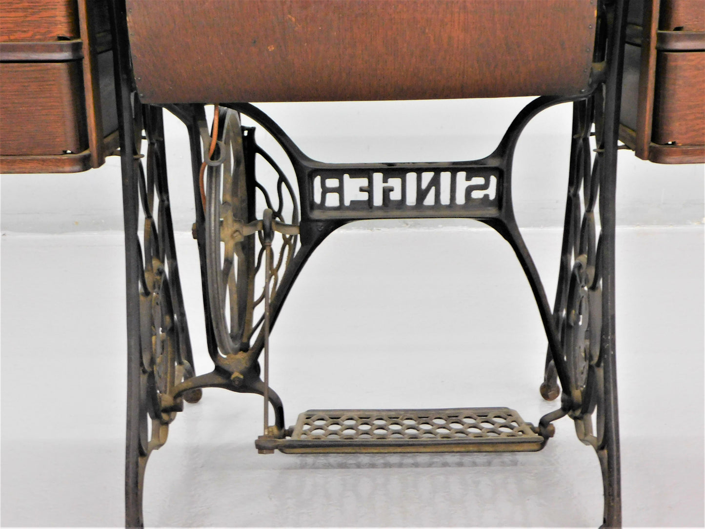 1920 Singer Sewing Machine