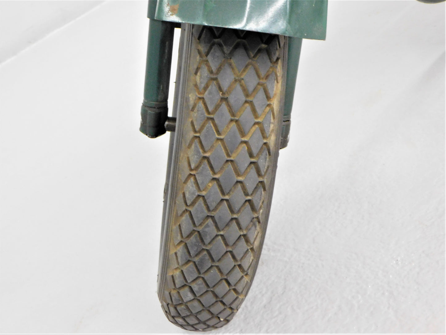 STK 10261  1950 Powell P-81 Scooter