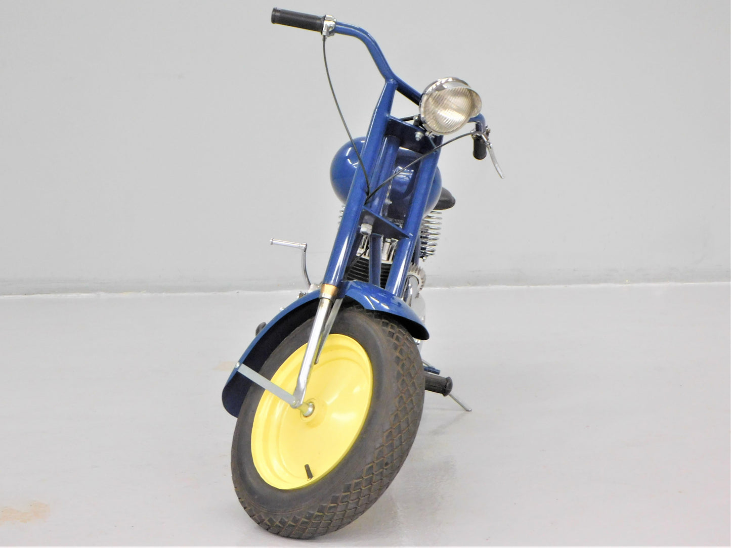 STK 10285 1947 Mustang Model 2