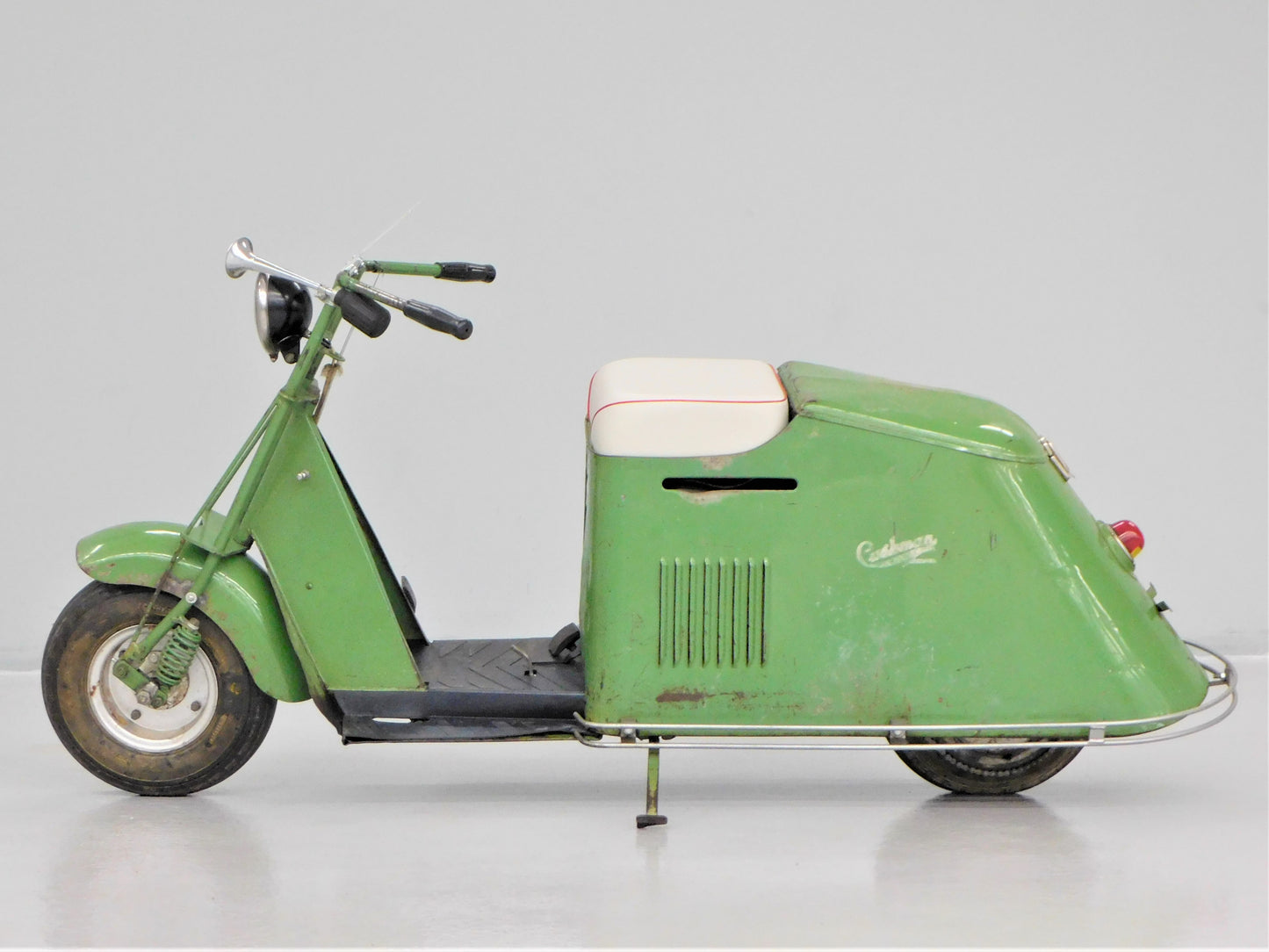1949 Cushman Model 64