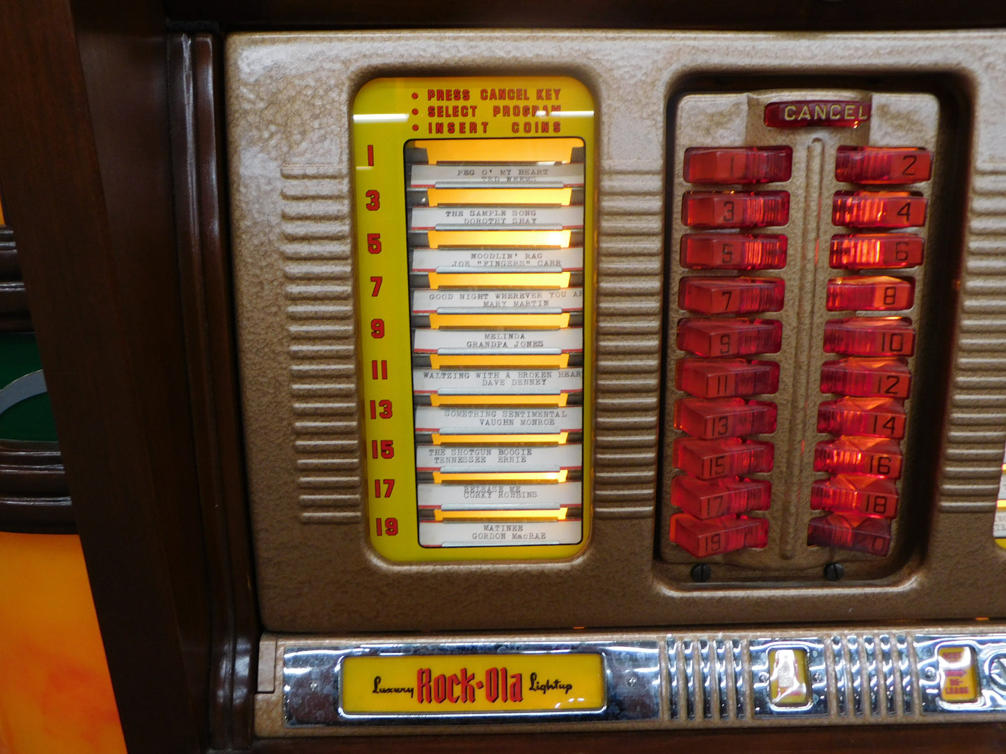 STK 10030 1940 Rock-Ola Super Luxury Lightup Jukebox