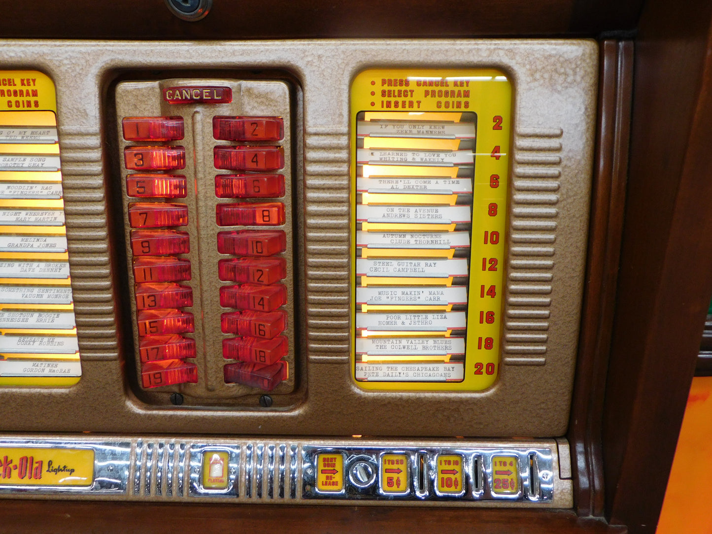 STK 10030 1940 Rock-Ola Super Luxury Lightup Jukebox