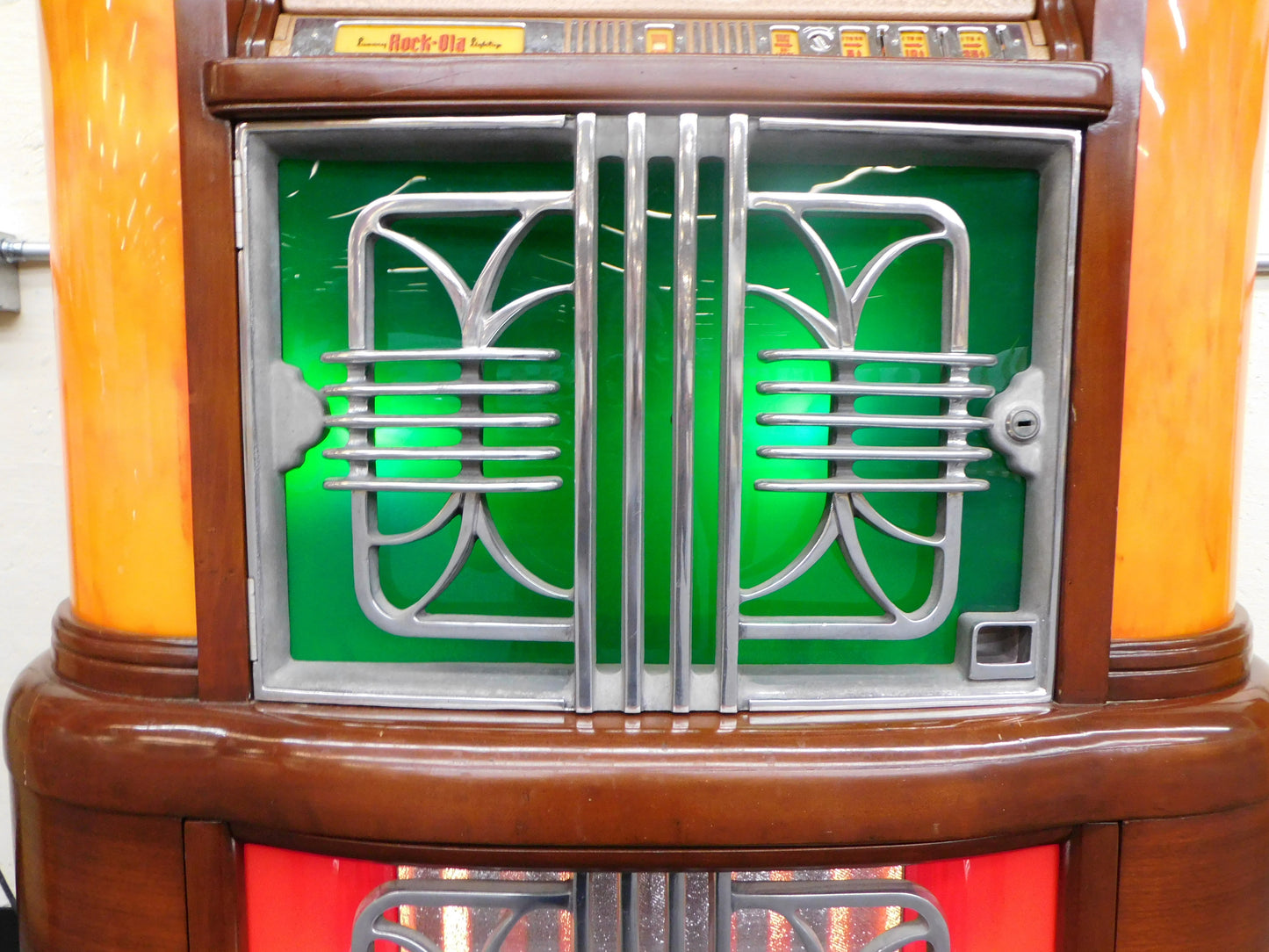 STK 10030 1940 Rock-Ola Super Luxury Lightup Jukebox