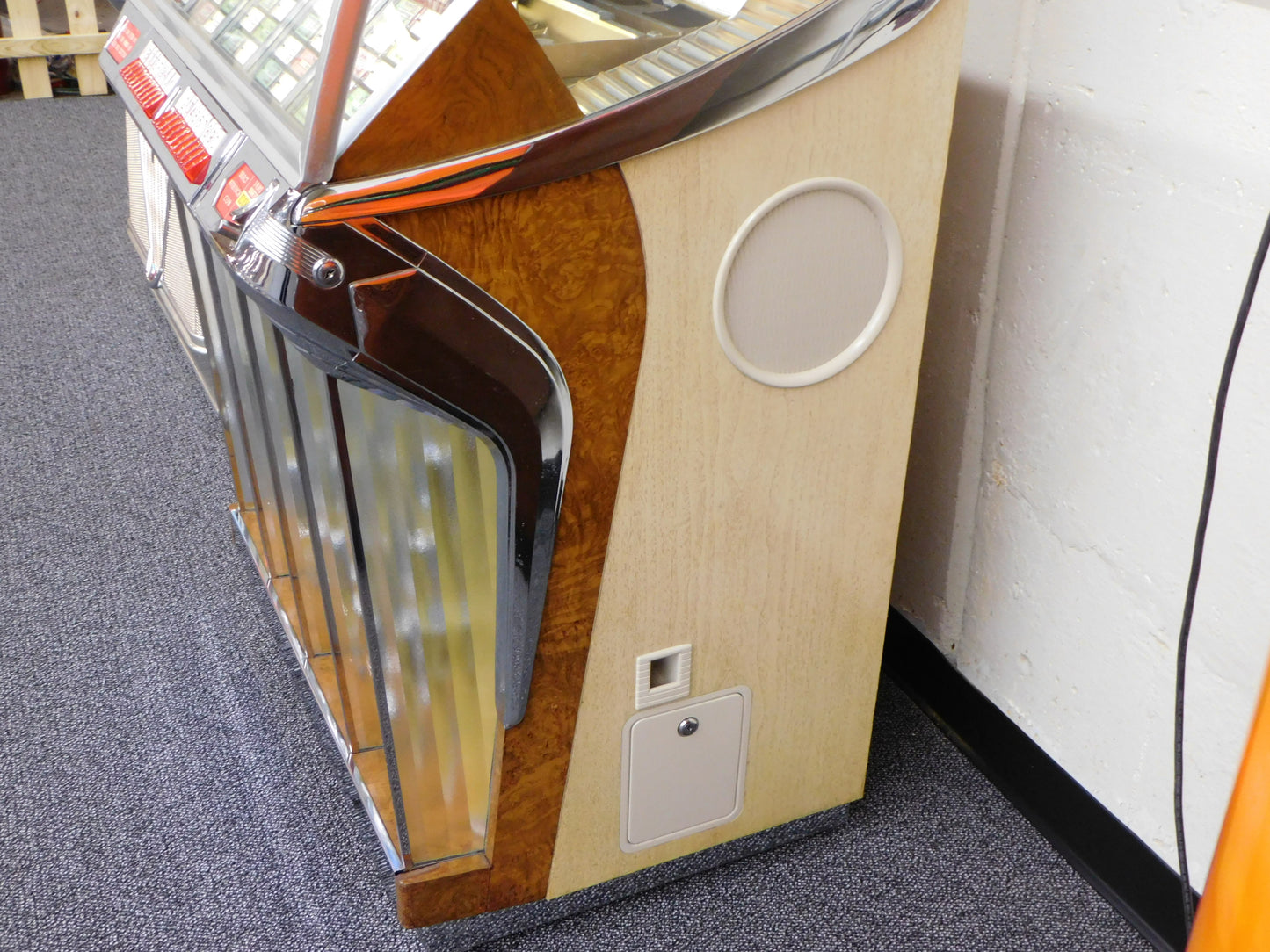 STK 10029 1954 Seeburg Model R Jukebox