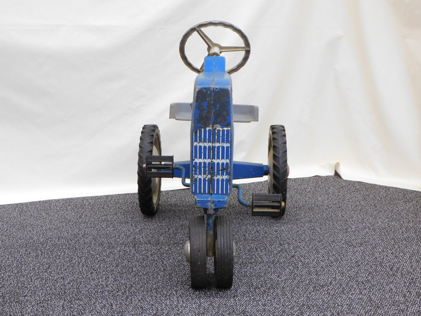STK 10059 1968 Ford 8000 Pedal Tractor