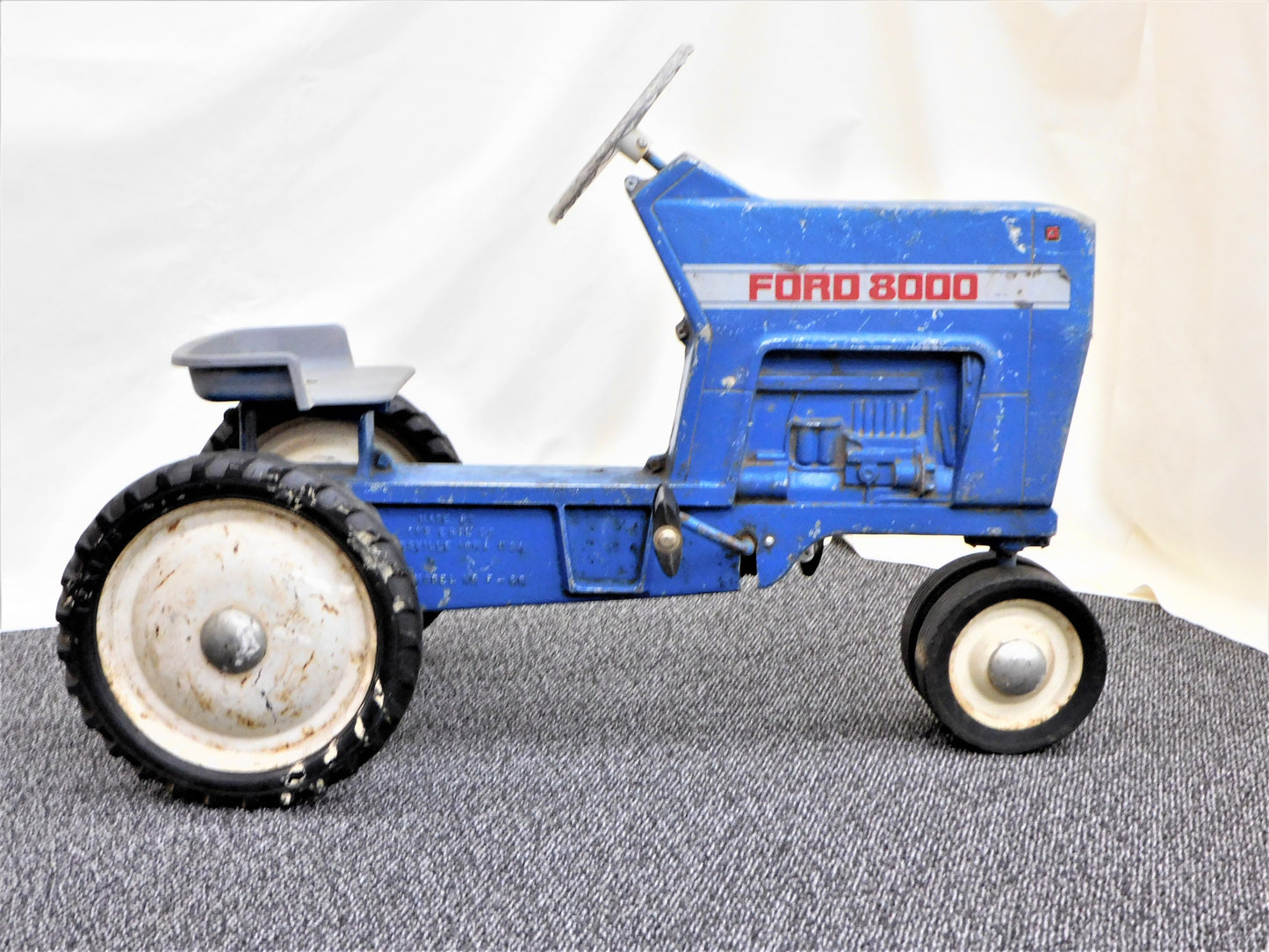 STK 10059 1968 Ford 8000 Pedal Tractor