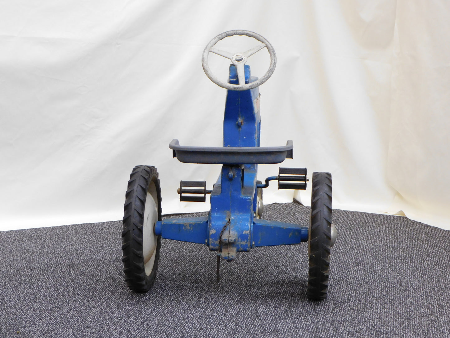 STK 10059 1968 Ford 8000 Pedal Tractor
