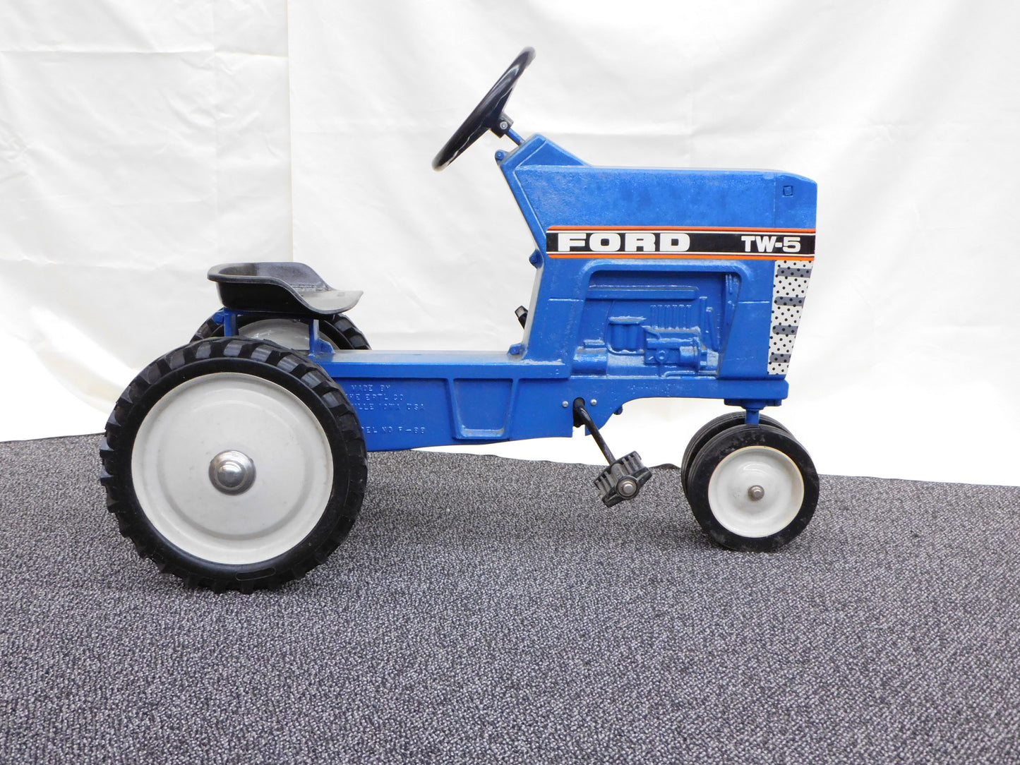 STK 10056  1986 Ford TW-5 Pedal Tractor