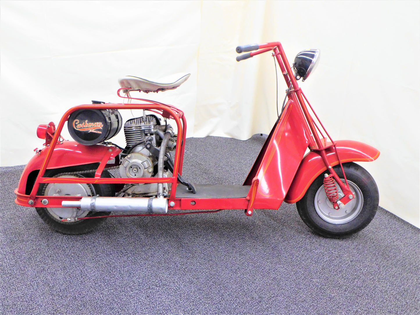 STK 10125 1956 Cushman Highlander Scooter