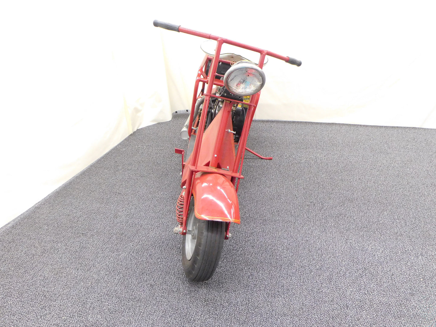 STK 10125 1956 Cushman Highlander Scooter
