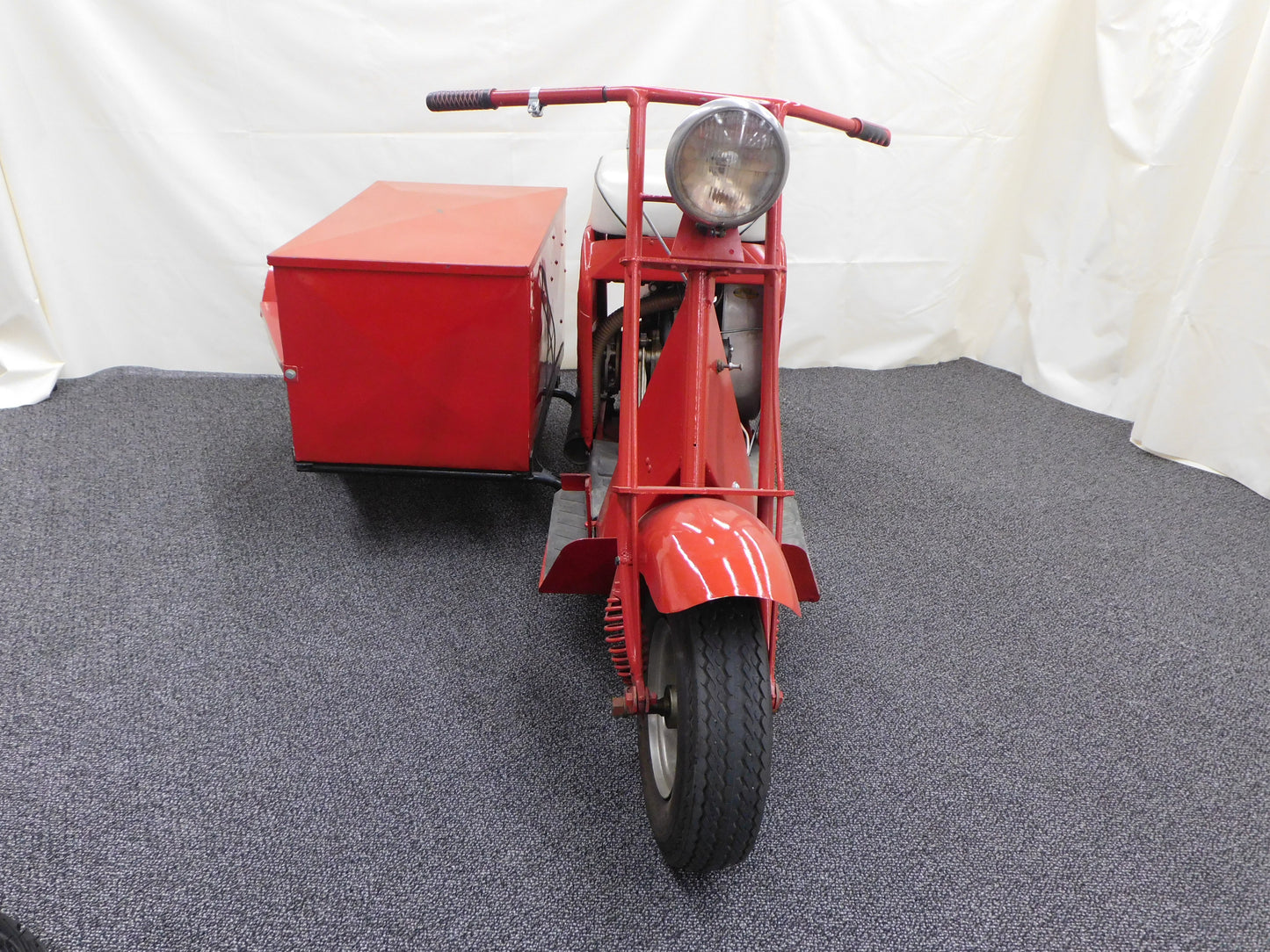 1954 Cushman Deluxe Highlander w/ Sidecar