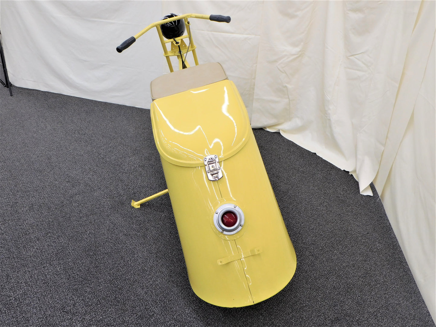 STK 10161  1947 Cushman Pacemaker Model 52