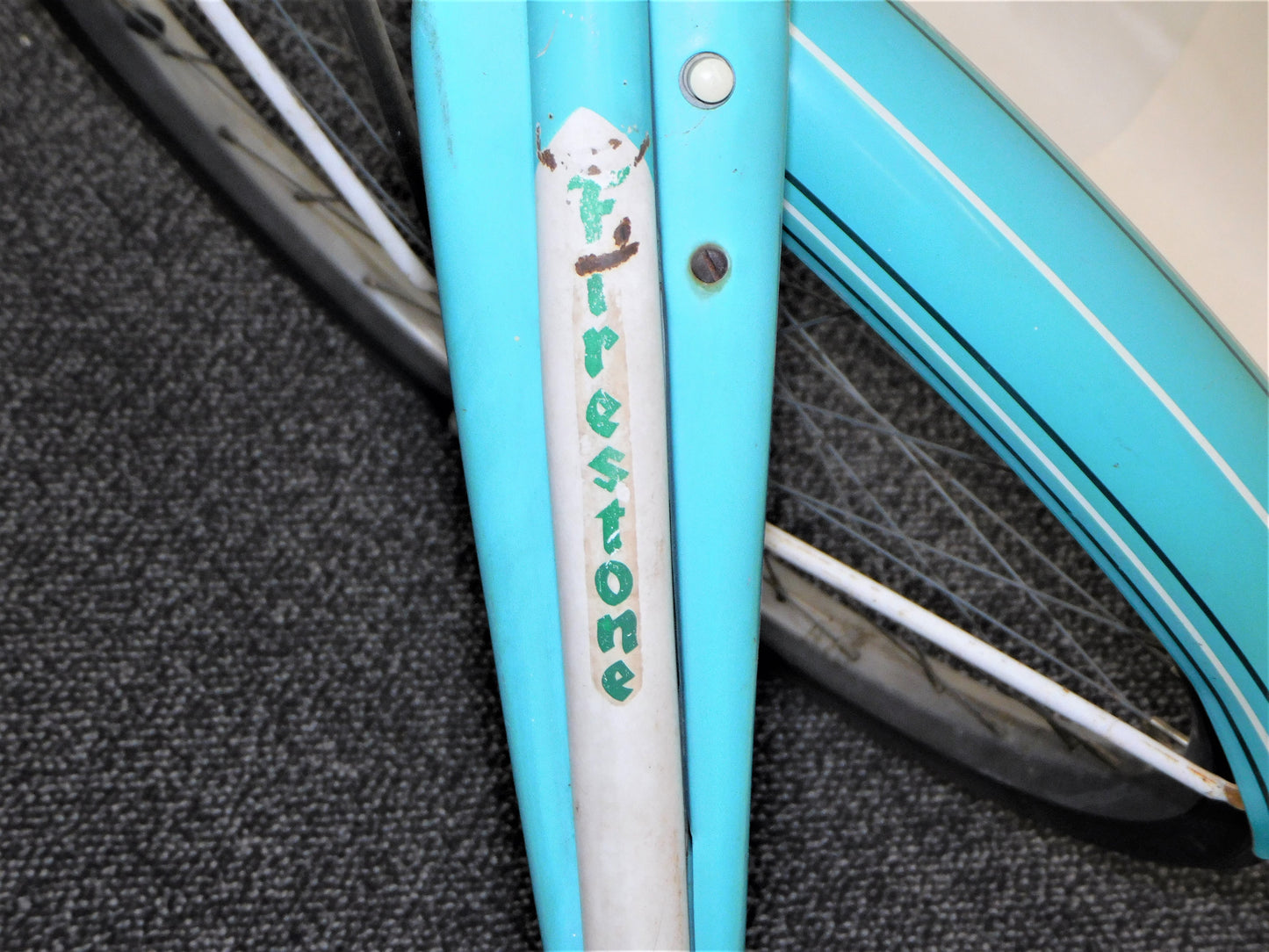 STK 10199 Firestone Deluxe Cruiser Bicycle