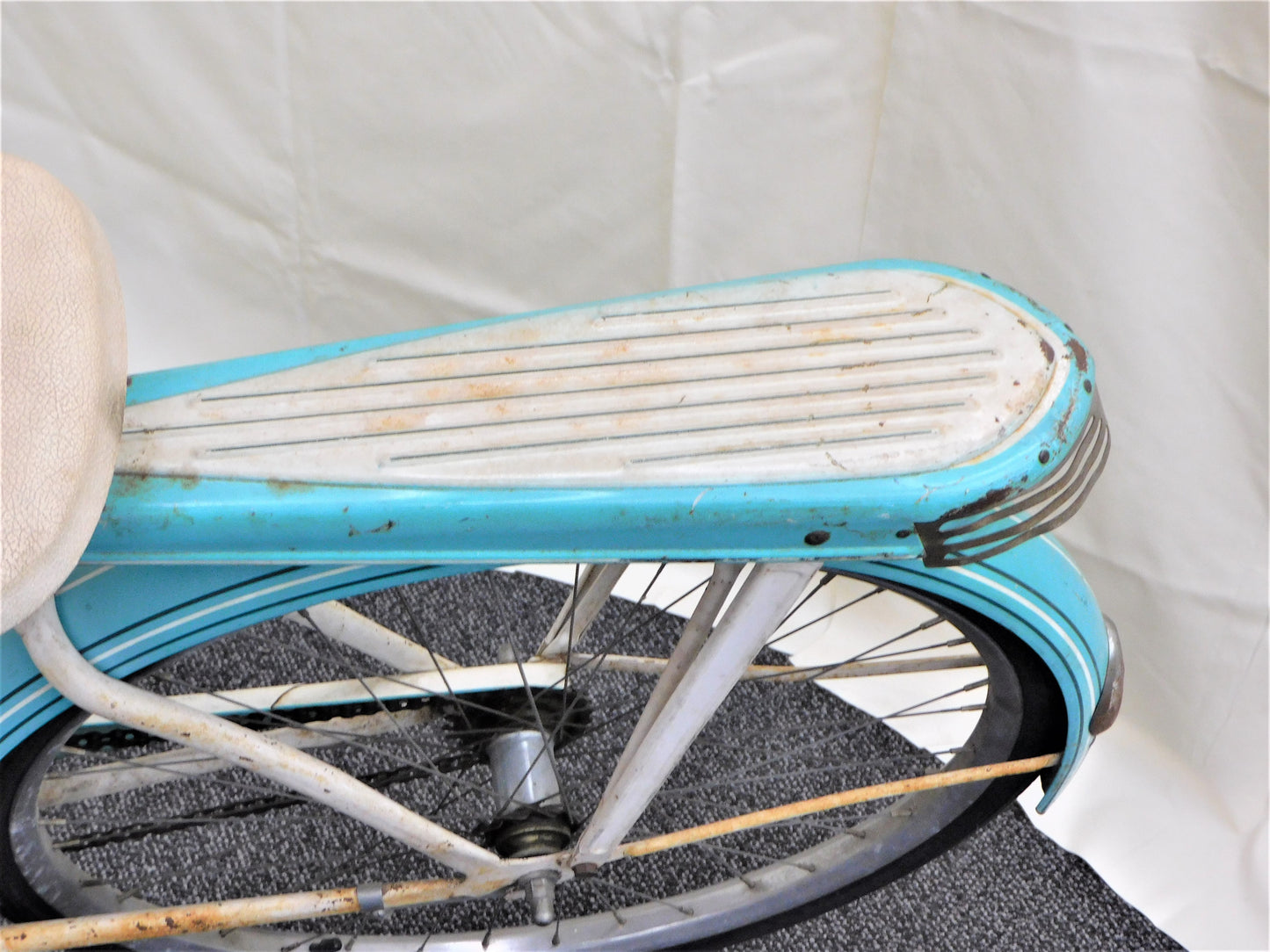 STK 10199 Firestone Deluxe Cruiser Bicycle