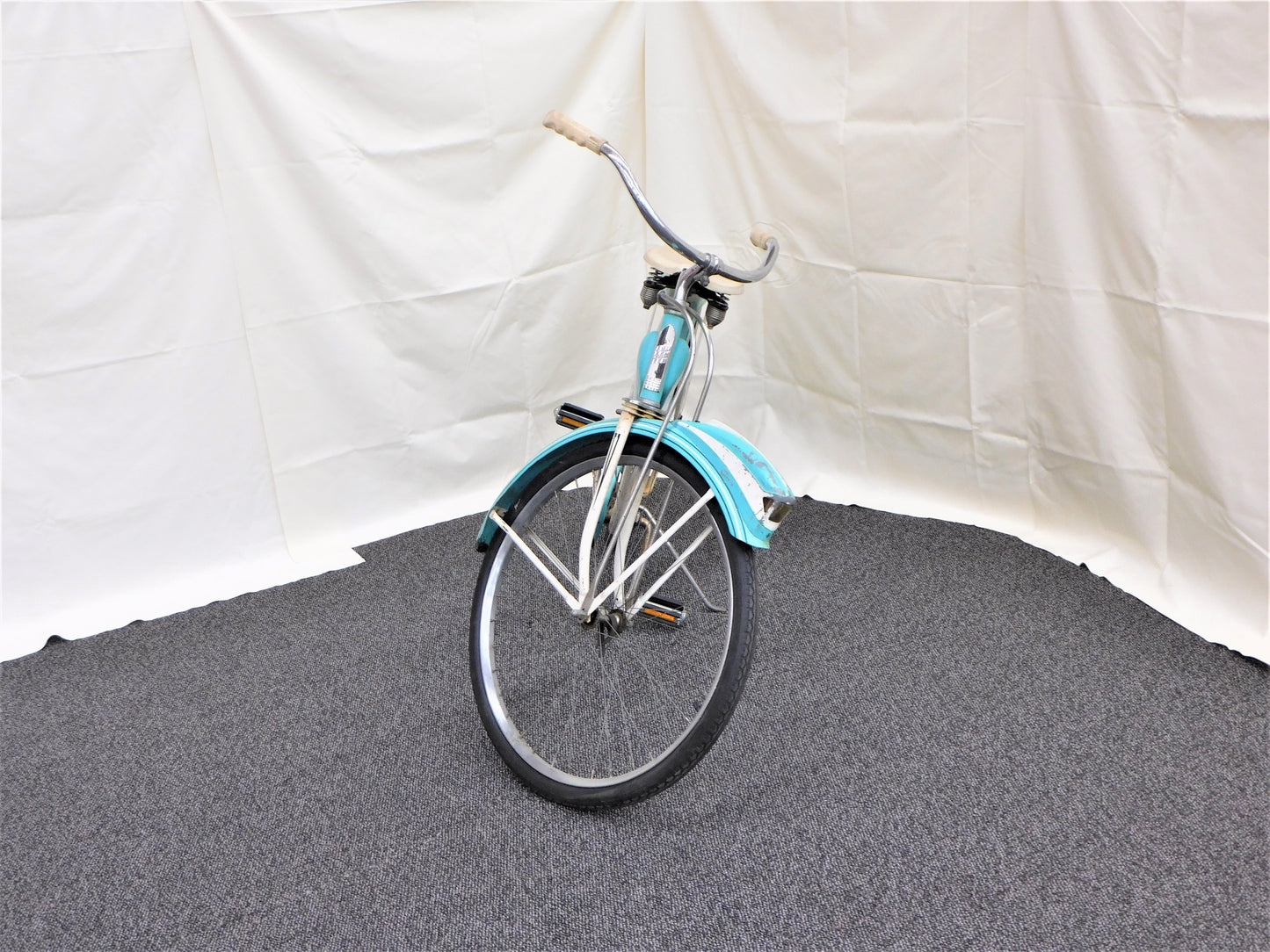 STK 10199 Firestone Deluxe Cruiser Bicycle