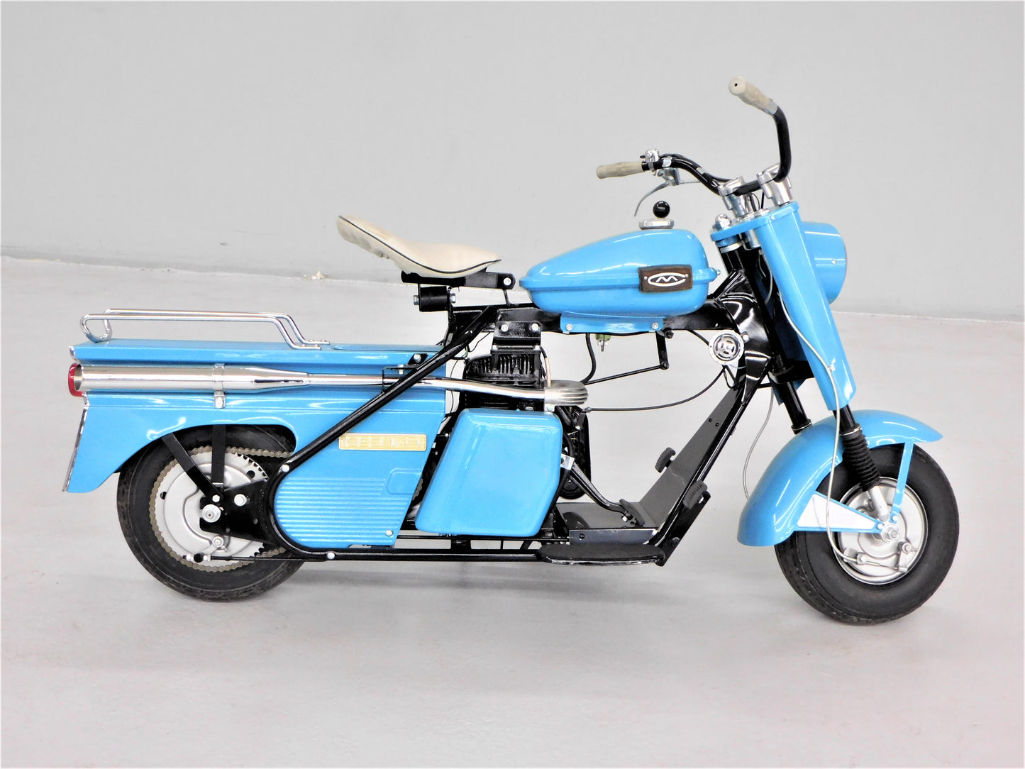 1961 Cushman Super Eagle
