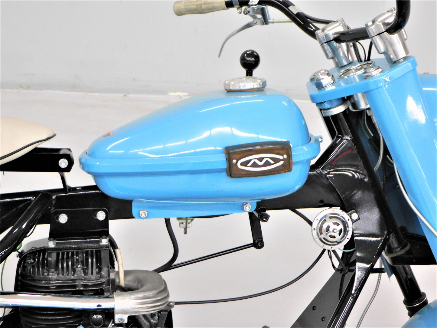 1961 Cushman Super Eagle