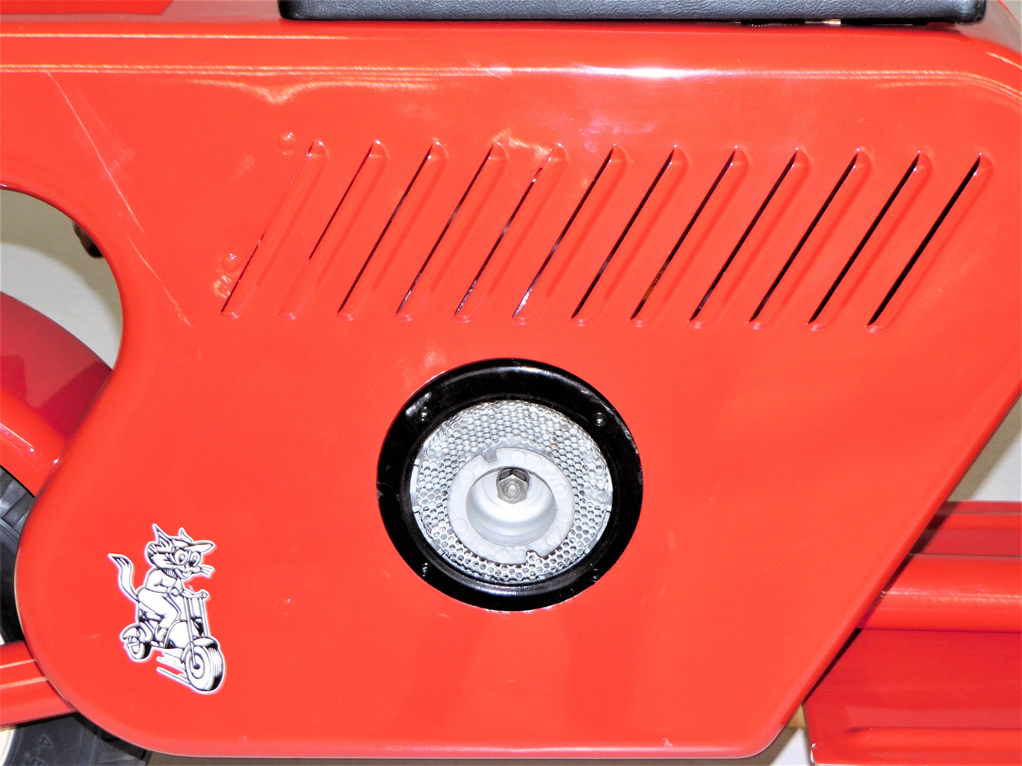 STK 10235  1959 Skat-Kat Scooter