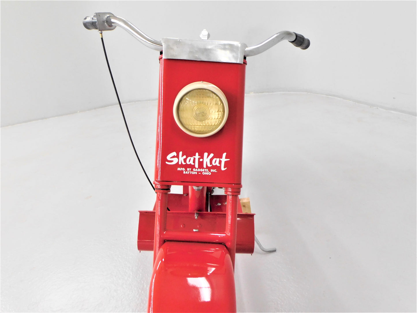 STK 10235  1959 Skat-Kat Scooter