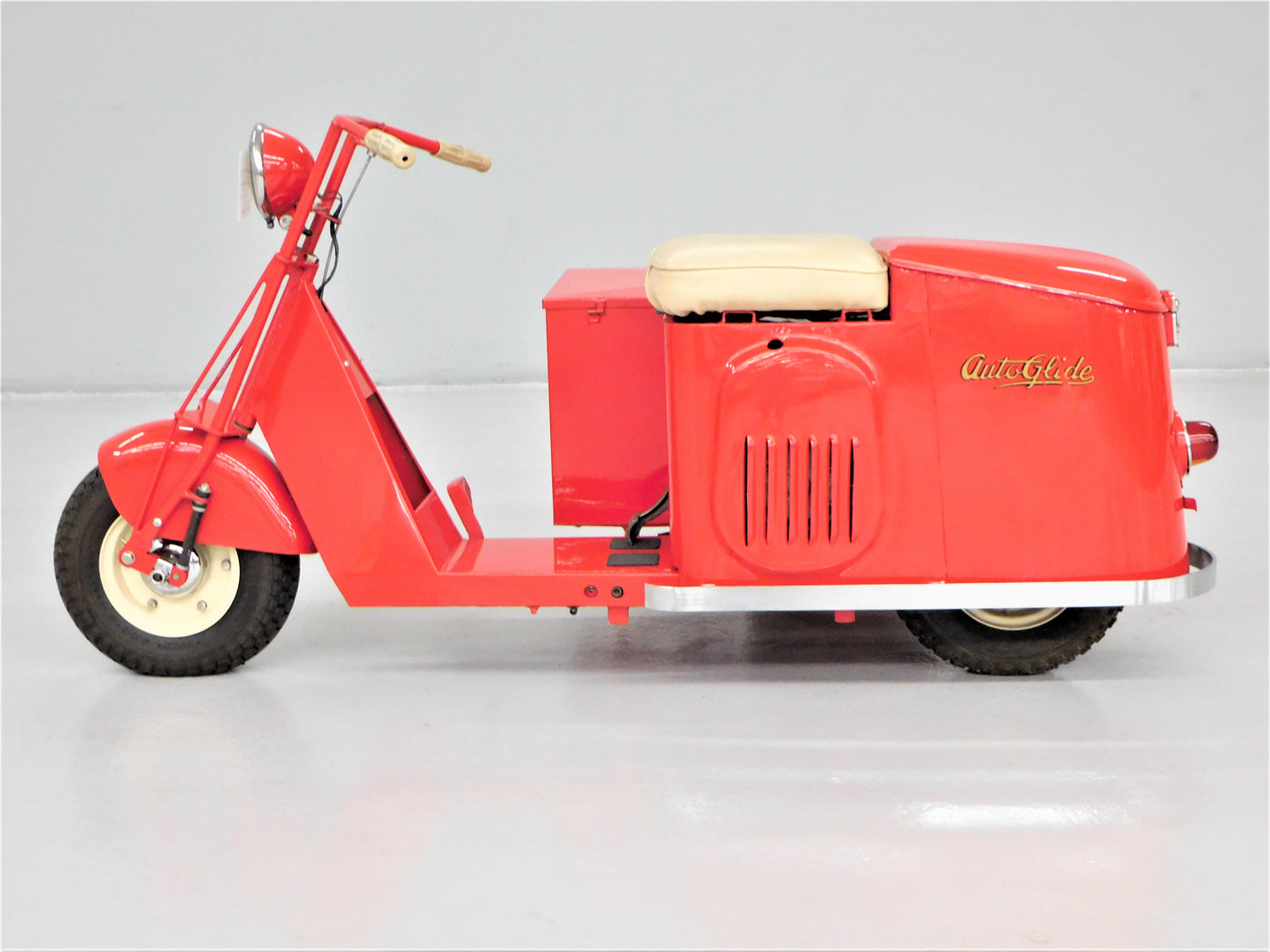 1944 Cushman AutoGlide with Side Car