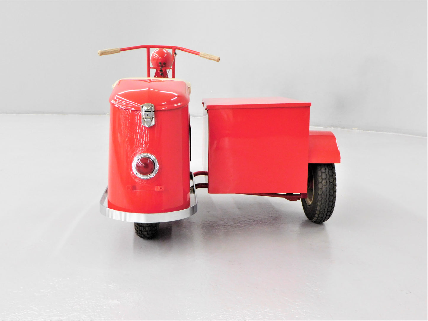 1944 Cushman AutoGlide with Side Car