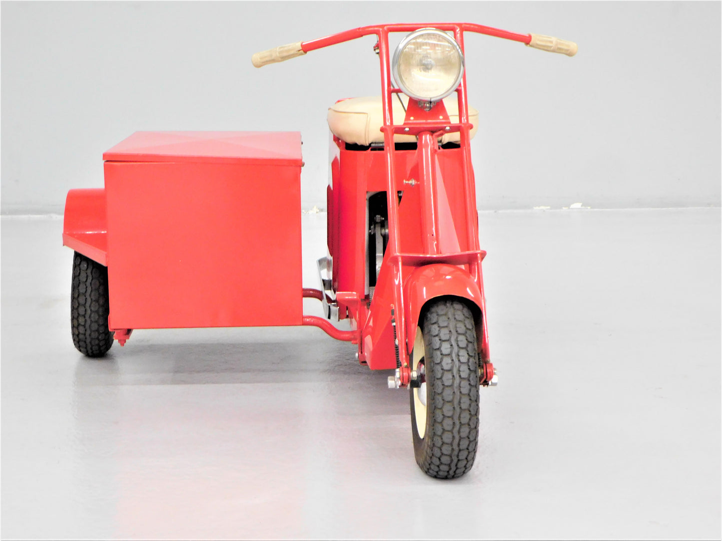 1944 Cushman AutoGlide with Side Car