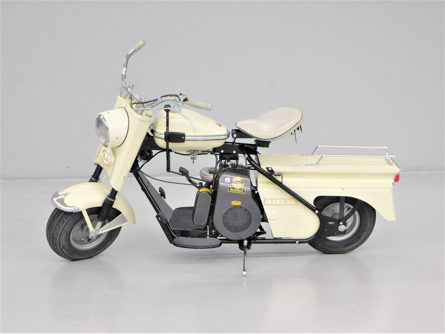 1961 Cushman Super Eagle