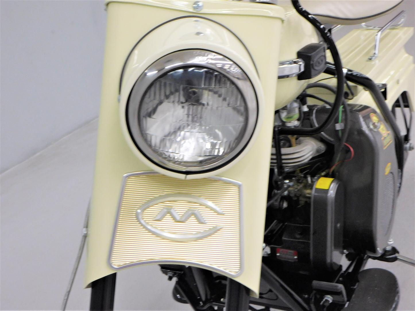 1961 Cushman Super Eagle