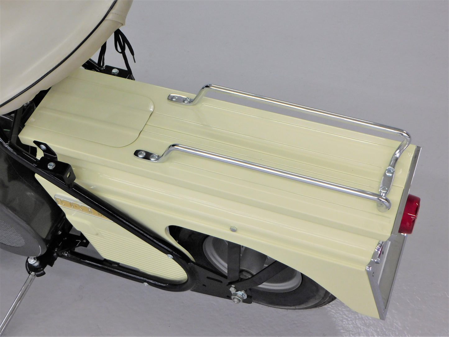 1961 Cushman Super Eagle