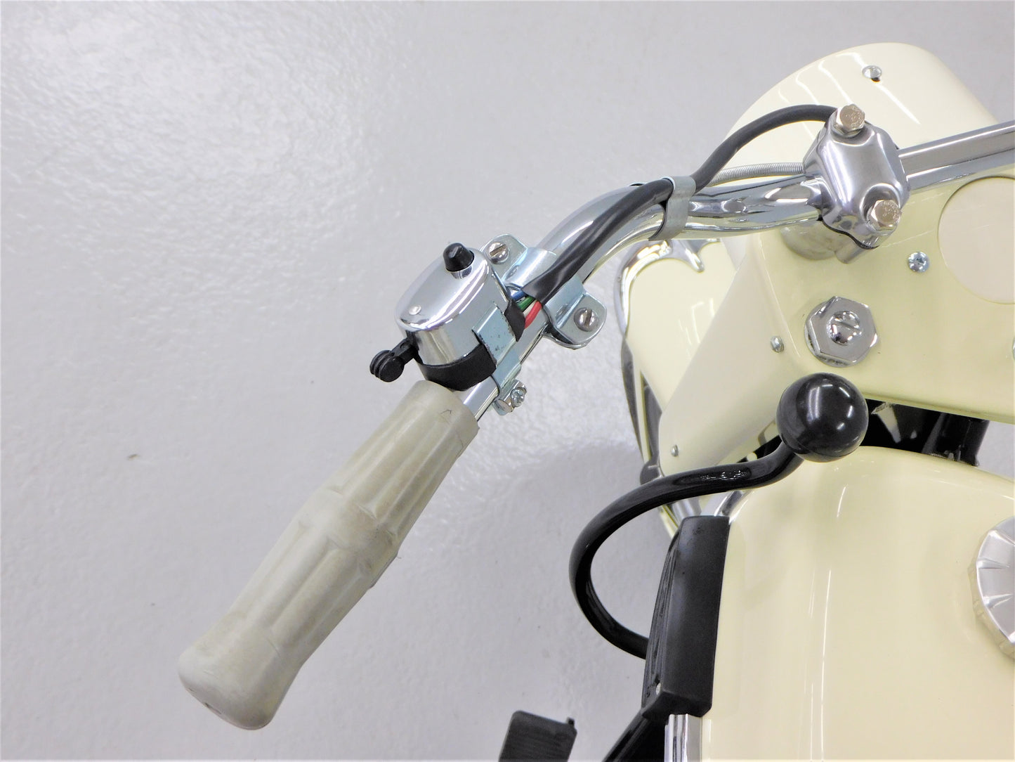 1961 Cushman Super Eagle