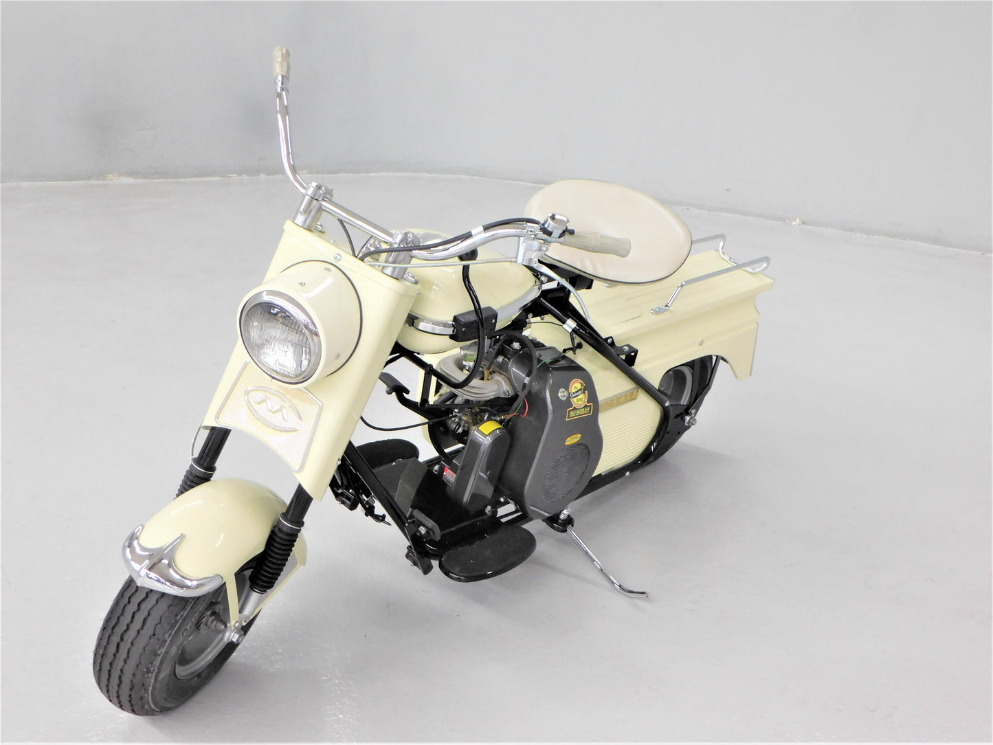 1961 Cushman Super Eagle