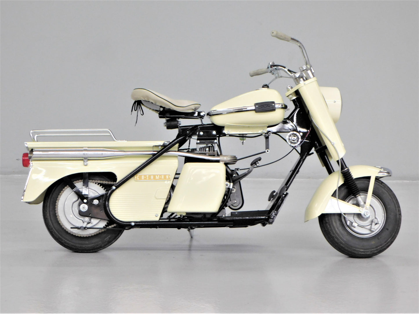 1961 Cushman Super Eagle