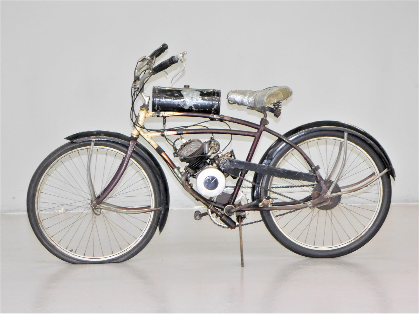 STK 10204 1930s Montgomery Ward Hawthorne w/ German Motor