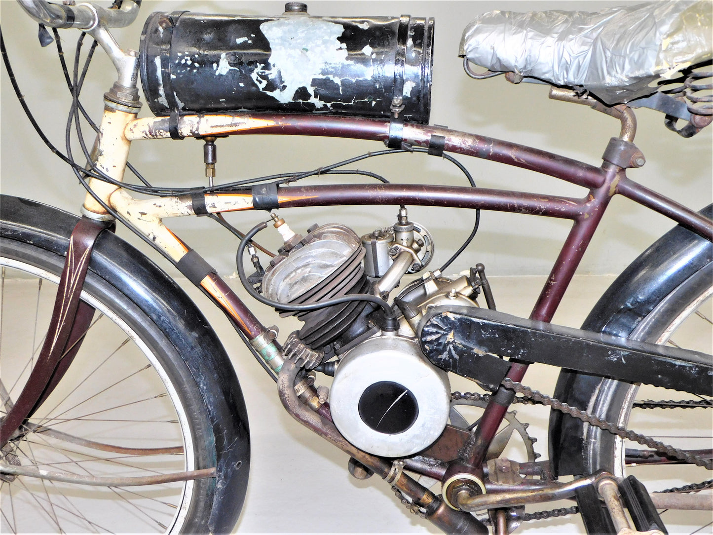 STK 10204 1930s Montgomery Ward Hawthorne w/ German Motor